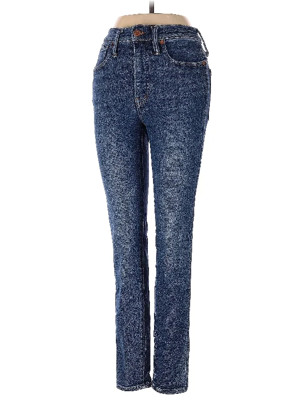 Mid-Rise Straight-leg Jeans in Medium Wash