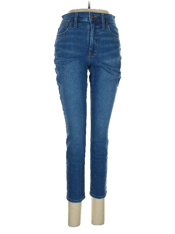 High-Rise Straight-leg Jeans in Medium Wash